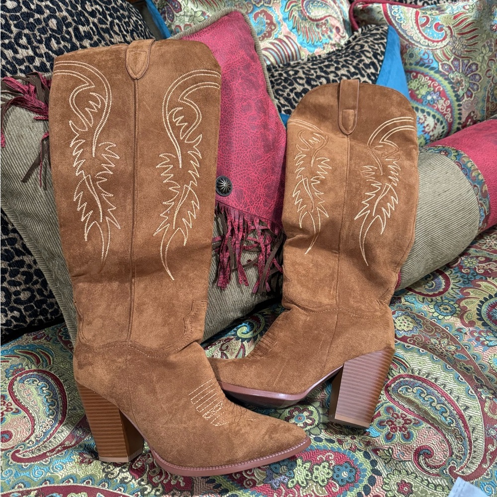 Ladies 9.5 Stacked Heel Boot. Used Once! - image 1